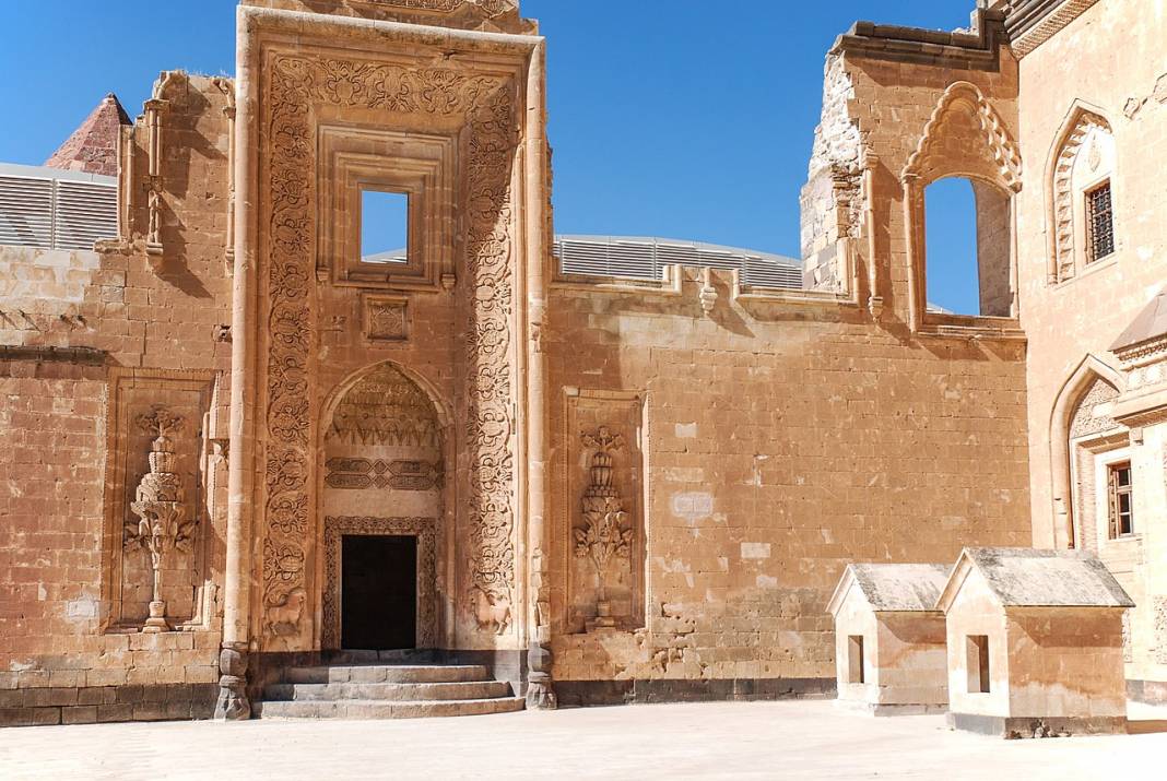 İshak Paşa Sarayı, Ramazan Bayramı'nda Ziyaretçi Akınına Uğradı 5