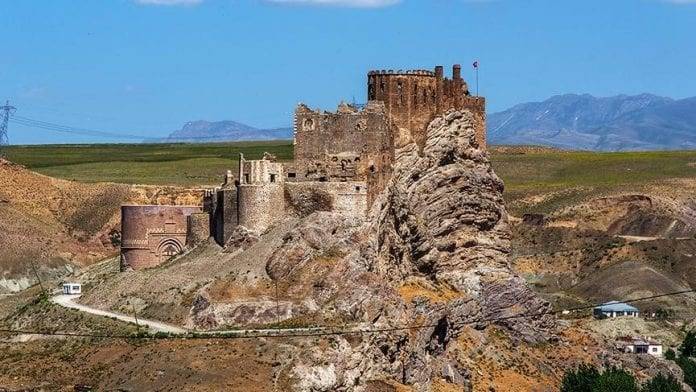 Bitlis'in Tarihi Kaleleri: Geçmişten Günümüze Bir Yolculuk 1