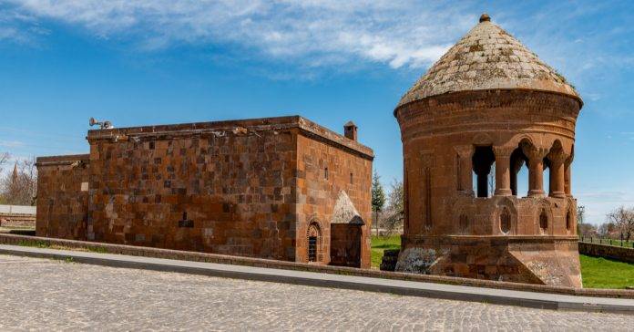 Bitlis'in Tarihi Kaleleri: Geçmişten Günümüze Bir Yolculuk 4