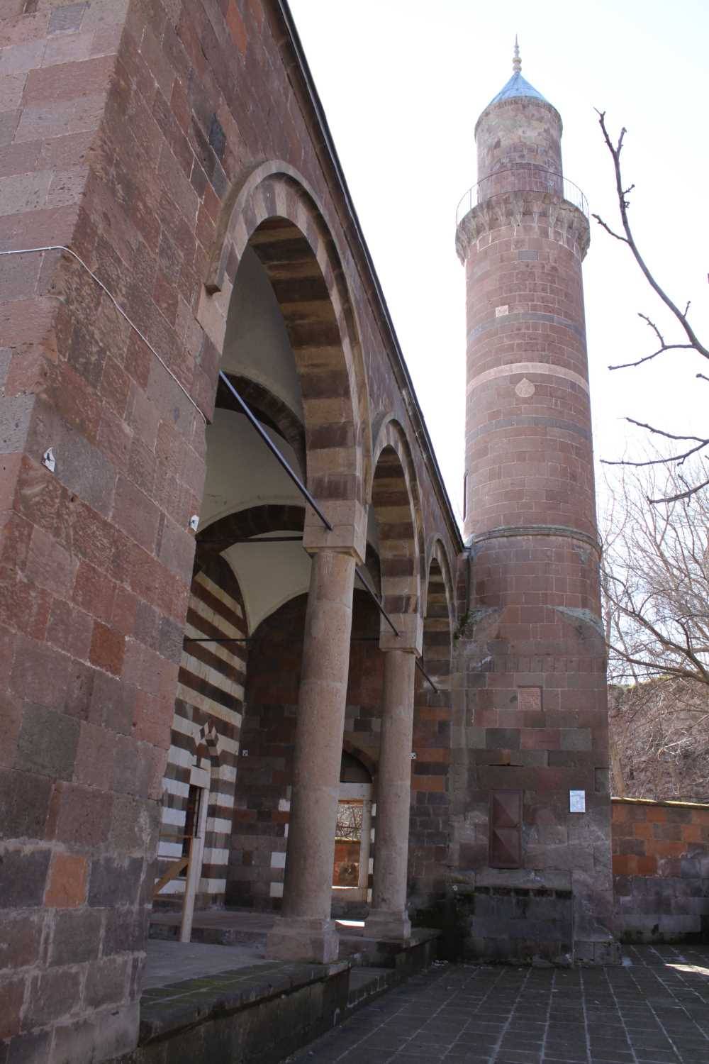 Osmanlı Mimarisinin Ahlat’taki İncisi: İskender Paşa Camii 4