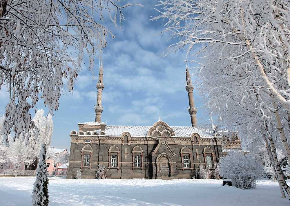 Baltık Mimarisi ile İslam Kültürünün Buluşma Noktası: Fethiye Camii 2