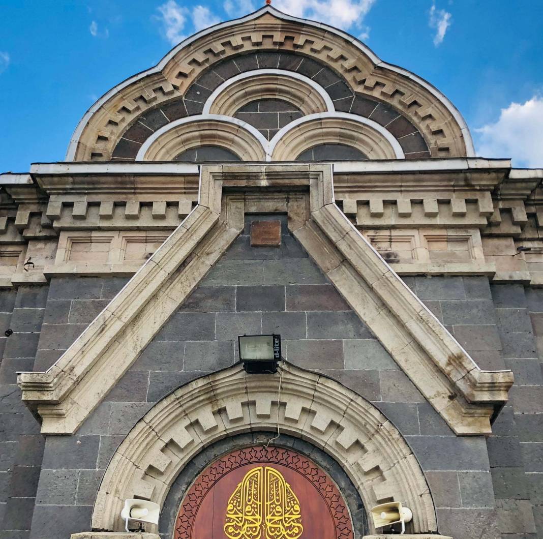 Baltık Mimarisi ile İslam Kültürünün Buluşma Noktası: Fethiye Camii 7