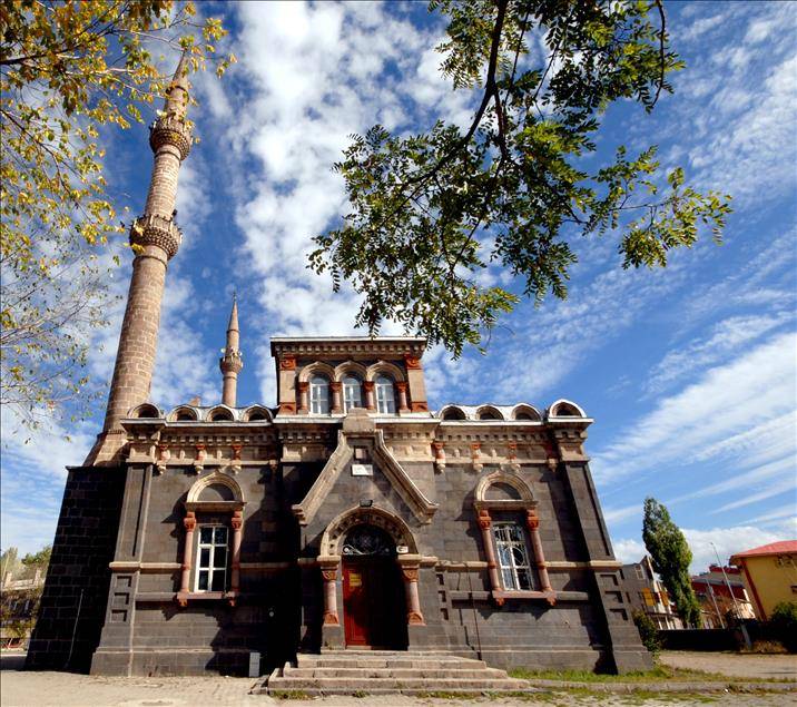 Baltık Mimarisi ile İslam Kültürünün Buluşma Noktası: Fethiye Camii 5