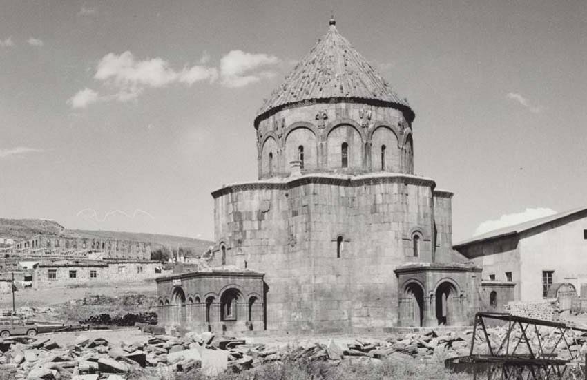 Kars'ın Tarihi ve Kültürel Simgesi: Kümbet Camisi 6