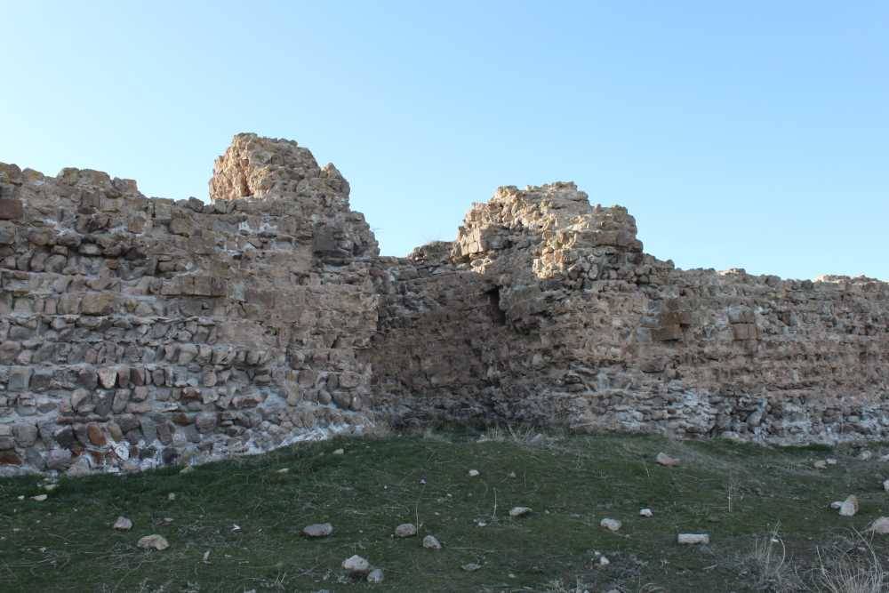 Kanuni Sultan Süleyman'ın Mirası: Ahlat Sahil Kalesi 3
