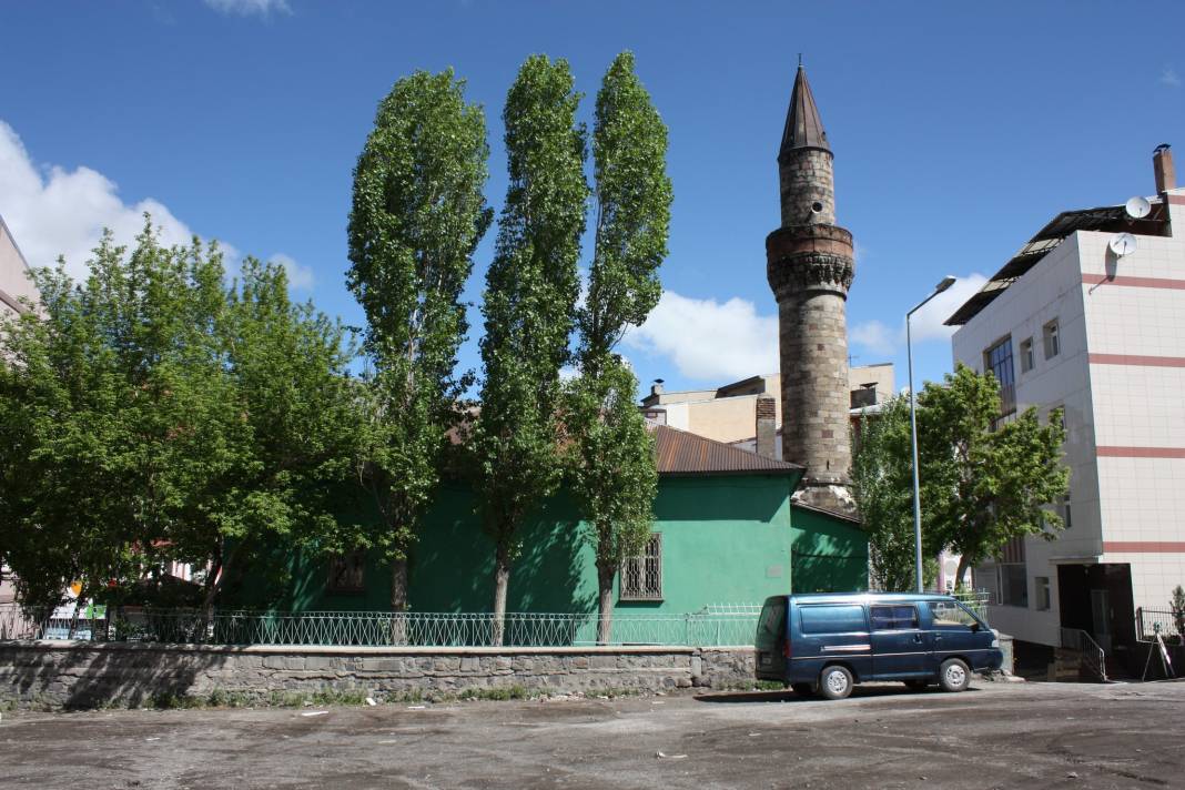 Osmanlı Mirasının İlk Işıkları: Ayaz Paşa Camii 3