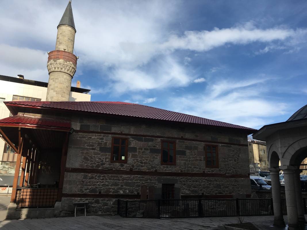 Osmanlı Mirasının İlk Işıkları: Ayaz Paşa Camii 6