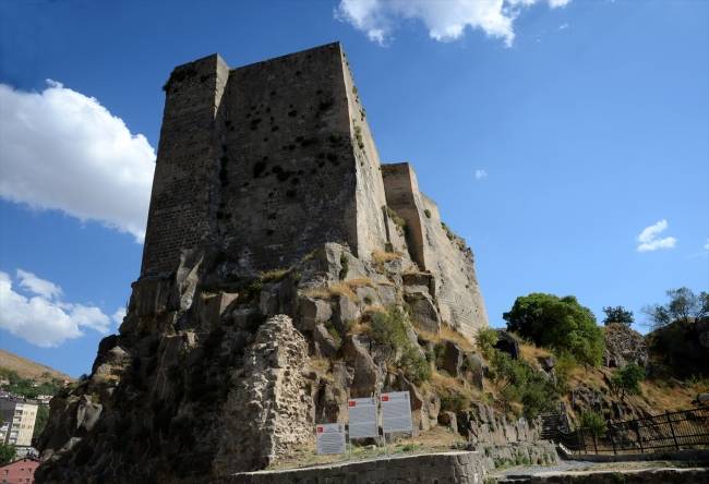 Tarihin İzinde Görkemli Bir Yapı: Bitlis Kalesi 6