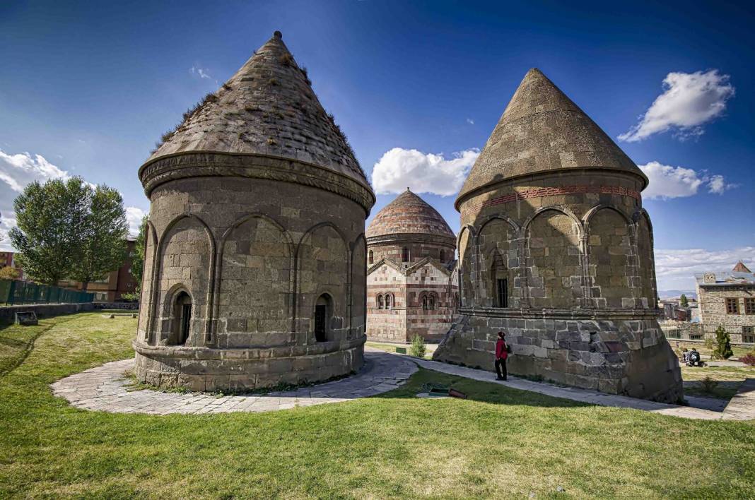 Erzurum'un Tarihi Mirası: Üç Kümbetler 1