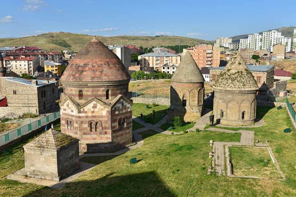 Erzurum'un Tarihi Mirası: Üç Kümbetler 4