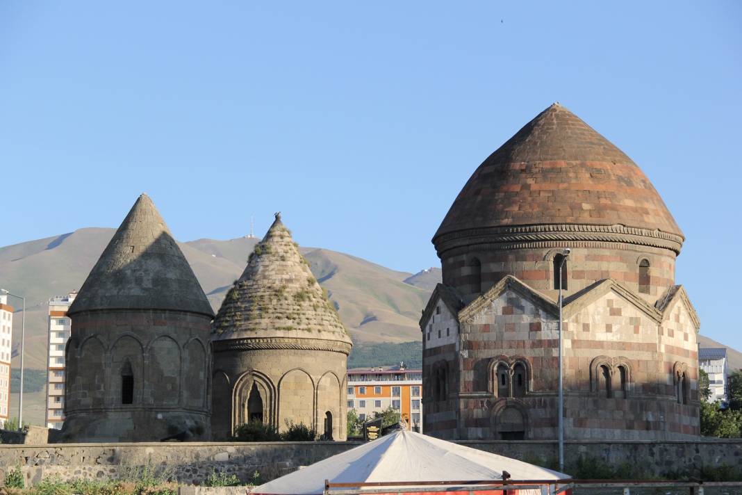 Erzurum'un Tarihi Mirası: Üç Kümbetler 5