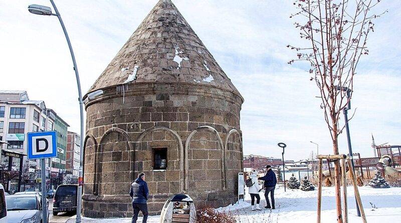 Erzurum'un Tarihi Mirası: Cimcime Hatun Kümbeti 1