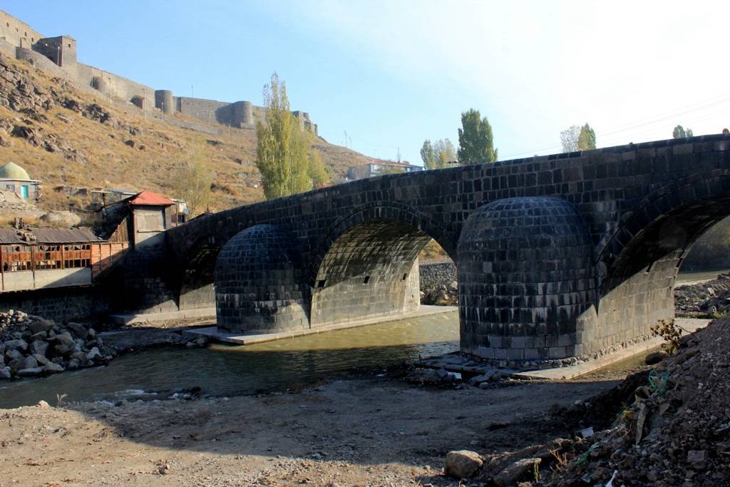 Kars'ın Tarihi Bağlantı Noktası: Taş Köprü 4