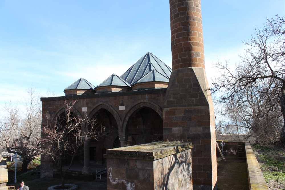 Tarihi Mirasın Sessiz Tanığı: Kadı Mahmut Camii 3