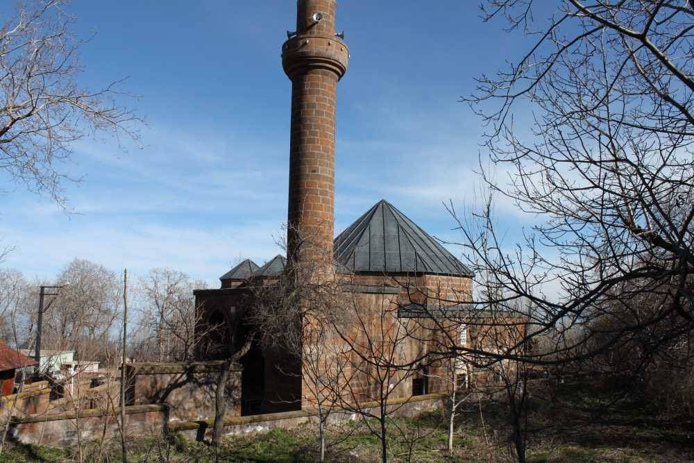 Tarihi Mirasın Sessiz Tanığı: Kadı Mahmut Camii 4