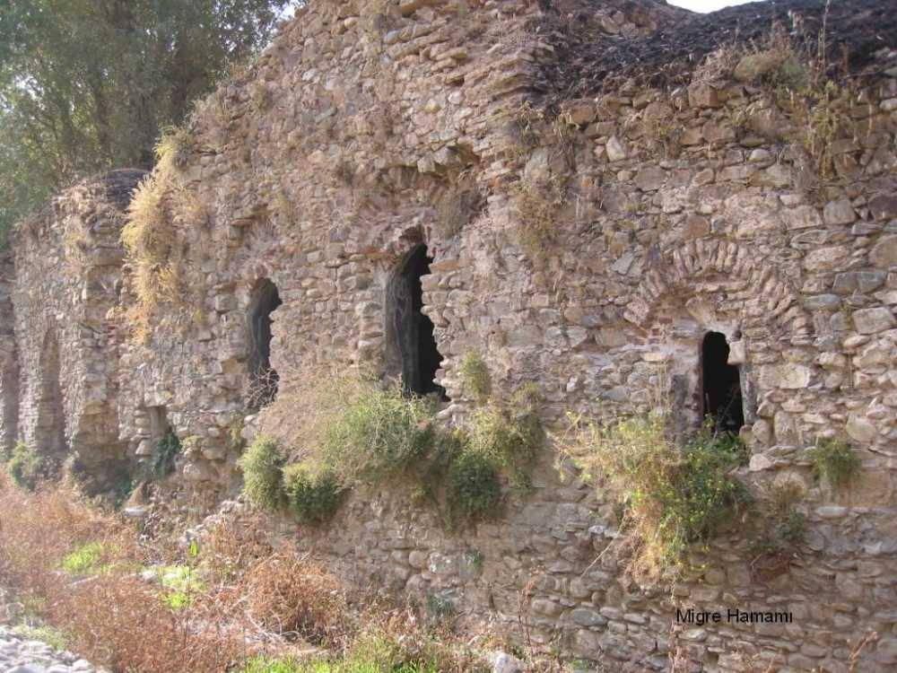 Muş'un Yıkılan Tarihi Değerleri: Güllü Hamamı 8