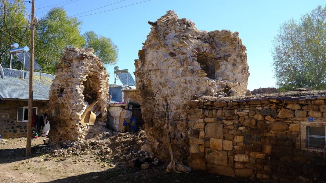 Muş'un Yıkılan Tarihi Değerleri: Güllü Hamamı 4