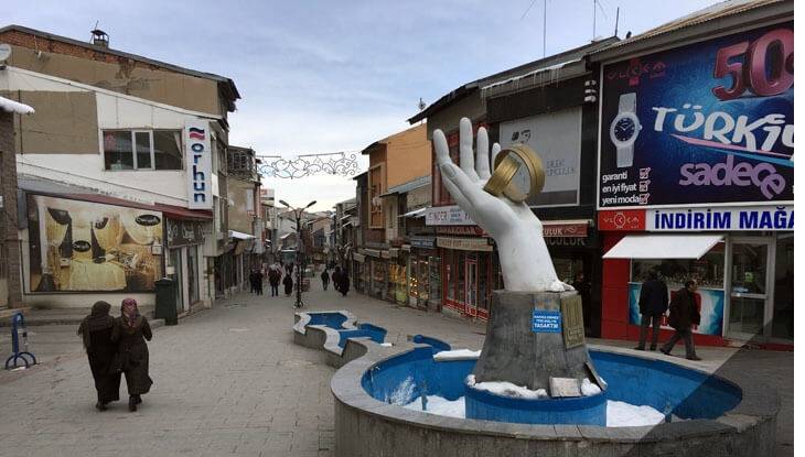 Erzurum'un Tarihi ve Canlı Alışveriş Merkezi: Taş Mağazalar Çarşısı 5