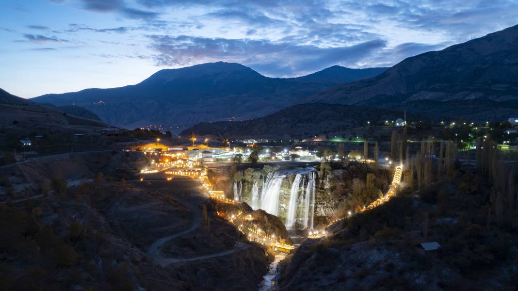 Erzurum'un Doğal Harikası: Tortum Şelalesi 2