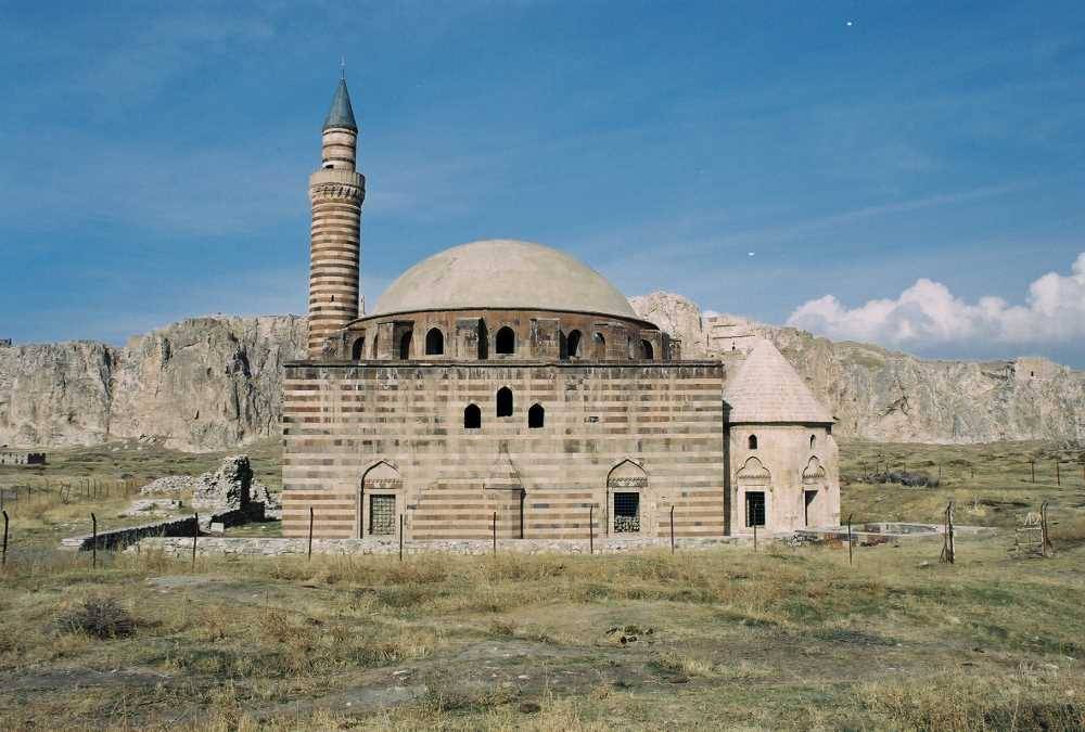 Van’ın Tarihi Mirası: Hüsrev Paşa Camii ve Külliyesi 2