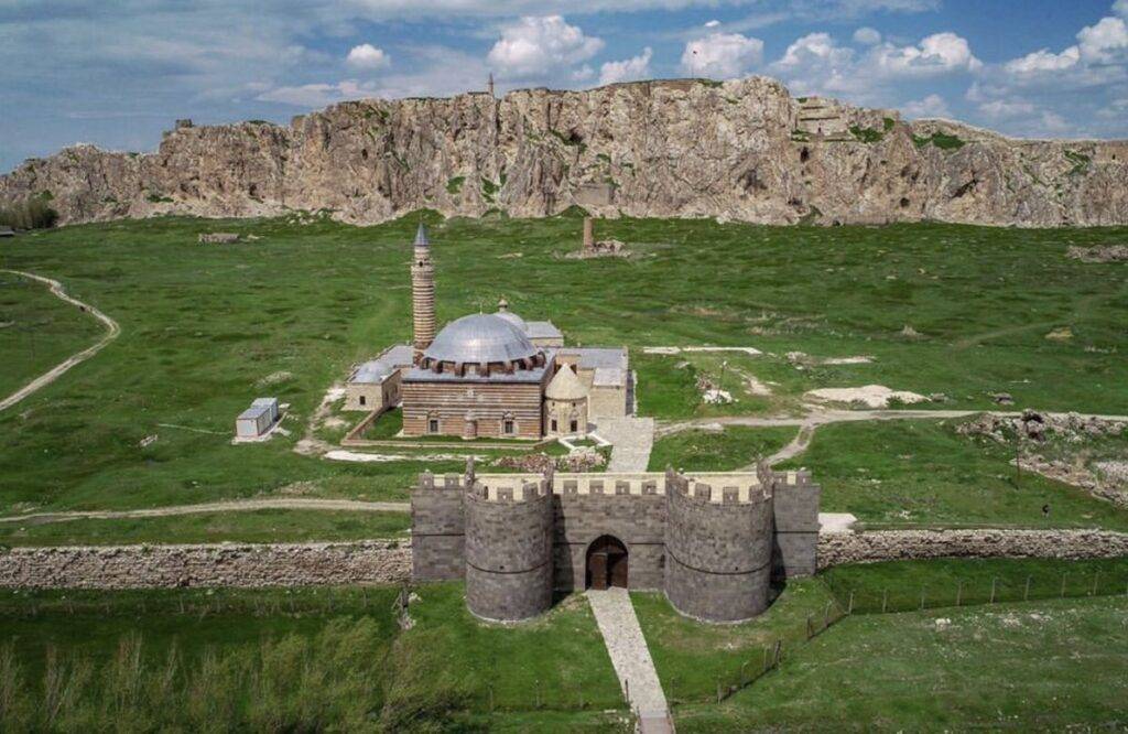 Van’ın Tarihi Mirası: Hüsrev Paşa Camii ve Külliyesi 3