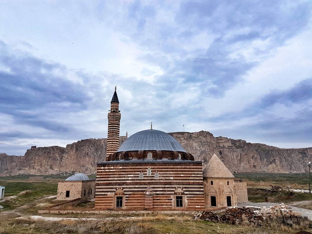 Van’ın Tarihi Mirası: Hüsrev Paşa Camii ve Külliyesi 6