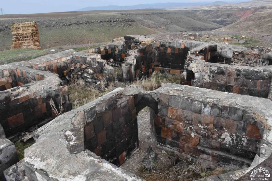 Kars'ın Tarihi Mirası: Ani Ören Yeri'ndeki Küçük Hamam 2