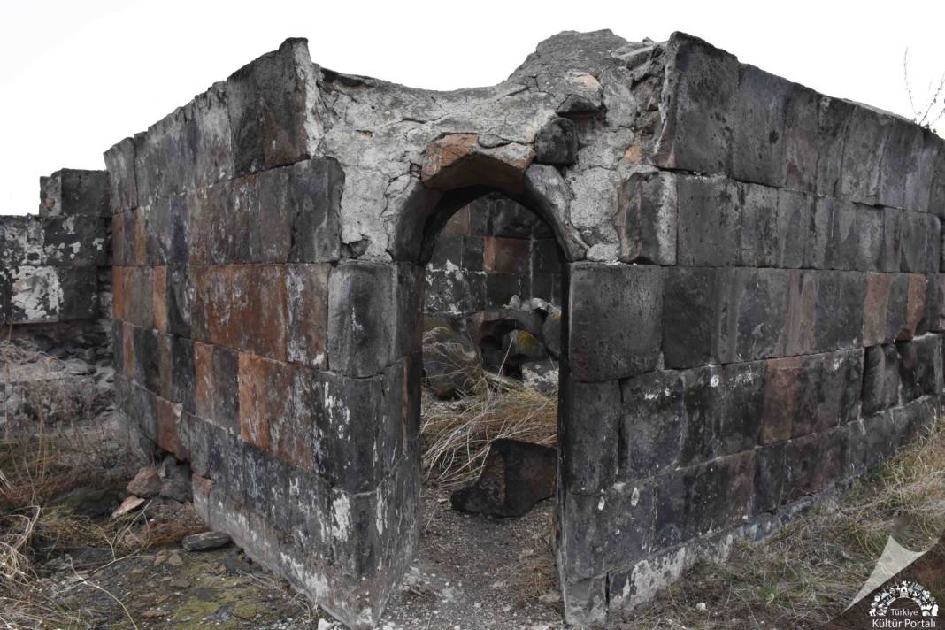 Kars'ın Tarihi Mirası: Ani Ören Yeri'ndeki Küçük Hamam 3