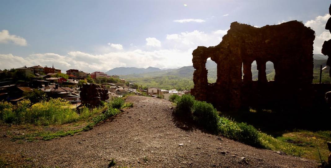 Erzurum Tarihinin Gözetmeni: İspir Kalesi 6