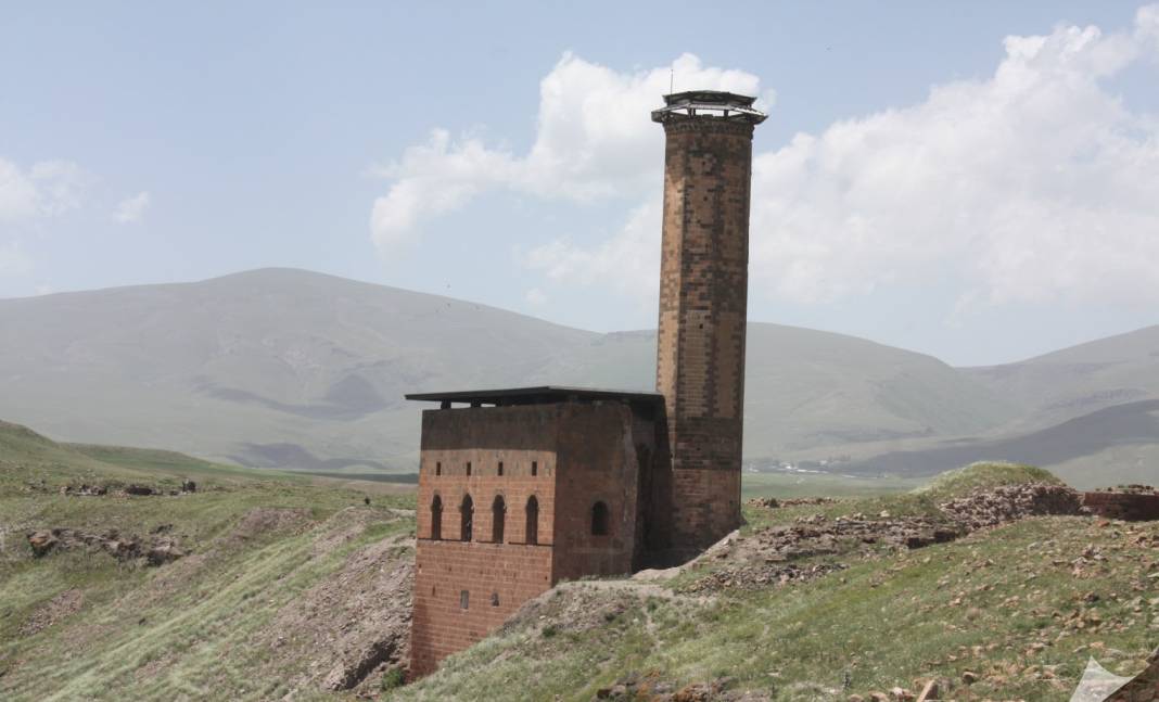 Türklerin Anadolu'daki İlk Camisi: Menuçehr Camii 3