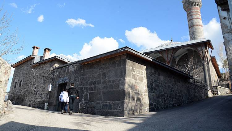 Erzurum'un Osmanlı Mirası: Tarihi Kurşunlu Medresesi 1