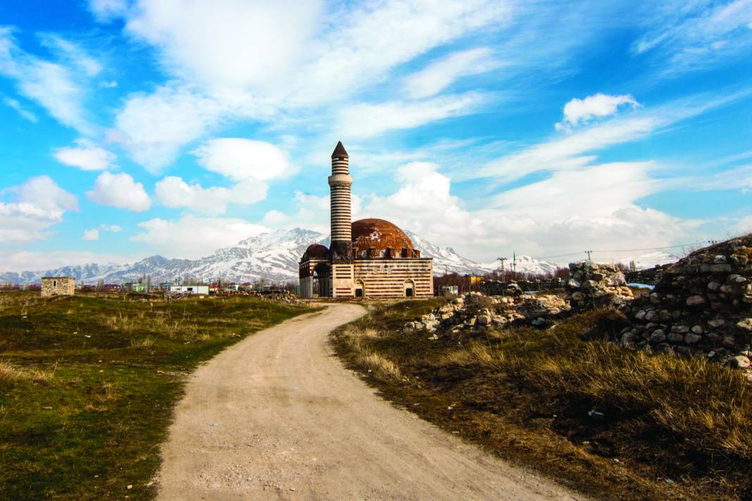 Van’ın Tarihi Mirası Yeniden Canlanıyor 5