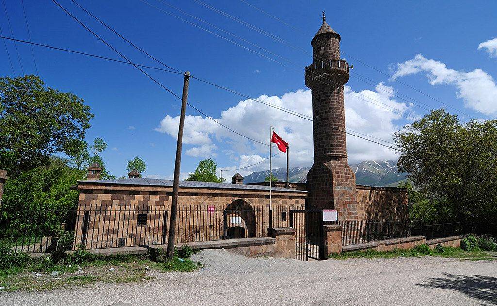 Tarihin ve Mimari Estetiğin Buluşma Noktası: İzzeddin Şir Camii 4