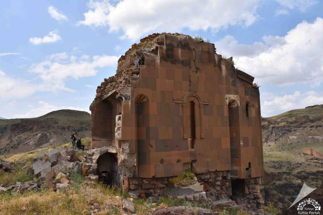 Ani Ören Yeri'nin Gizemli Yapısı: Rahibeler Manastırı 1