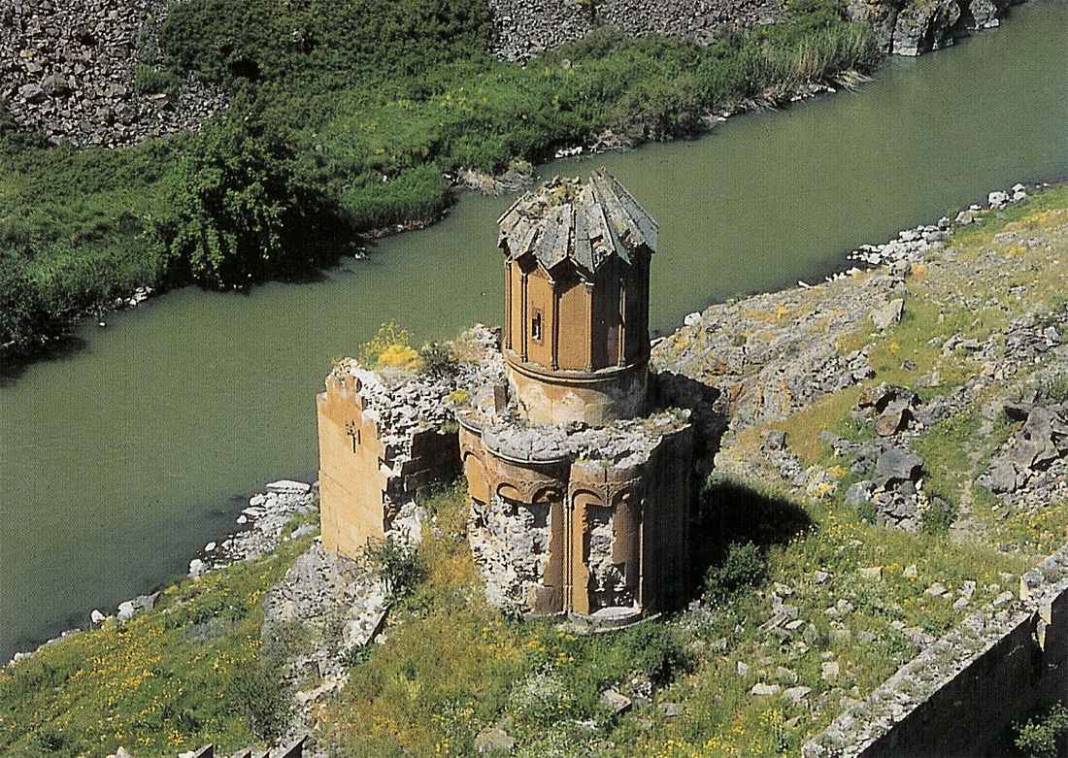 Ani Ören Yeri'nin Gizemli Yapısı: Rahibeler Manastırı 6