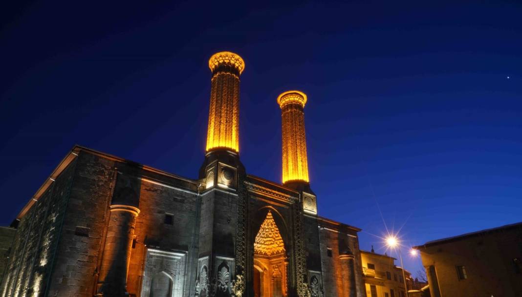 Erzurum'un Kayıp Efsaneleri: Çifte Minareli Medrese 1