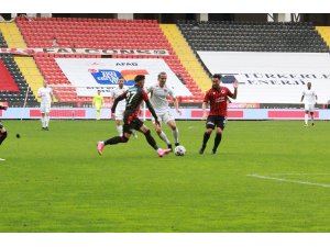 Süper Lig: Gaziantep FK: 0 - Gençlerbirliği: 1 (İlk yarı)