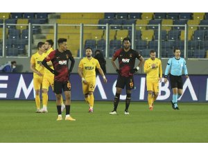 Lider Galatasaray sonuncu Ankaragücü’ne mağlup oldu