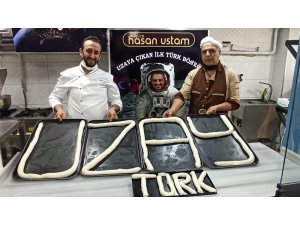 Uzaya börek göndermişti şimdi de kendisi gitmek istiyor