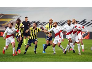 Fenerbahçe, sahasında FTA Antalyaspor’la 1-1 berabere kaldı