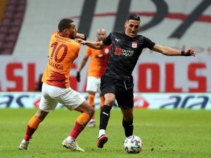 Younes Belhanda cezalı duruma düştü