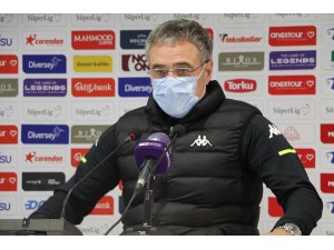 Ersun Yanal: "Ofansif gücümüzü kullanmakta cömert olmalıyız"