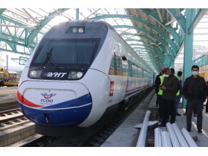 Yüksek Hızlı Tren ilk kez Sivas tren garında