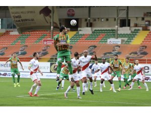 Süper Lig: Aytemiz Alanyaspor: 4 - FTAV Antalyaspor: 0 (Maç sonucu)