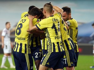 Süper Lig: Fenerbahçe: 1 - Gençlerbirliği: 1 (İlk yarı)