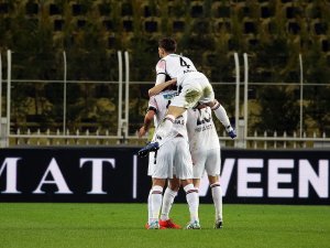 Süper Lig: Fenerbahçe: 1 - Gençlerbirliği: 2 (Maç sonucu)