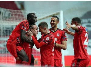 Ziraat Türkiye Kupası: Beşiktaş: 2 - Medipol Başakşehir: 0 (Maç devam ediyor)