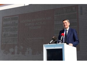 Bakan Selçuk: "Yapabilmek bizim eğitimin ana düsturudur"