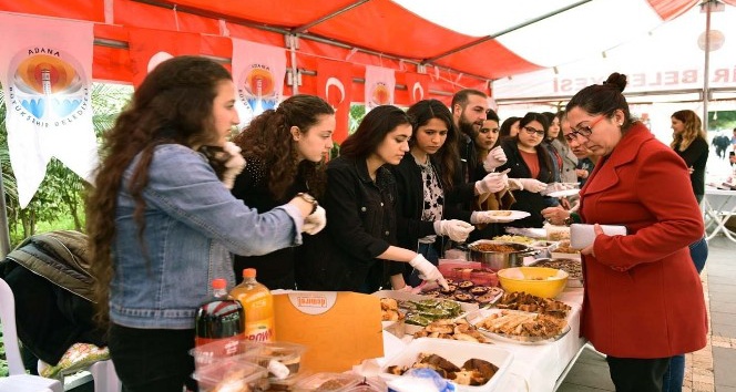 Öğrencilerden Mehmetçik Vakfı'na  26 bin liralık bağış