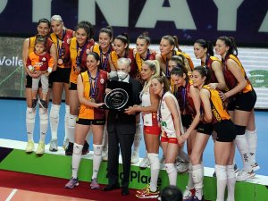 Galatasaray ikincilik madalyasını aldı